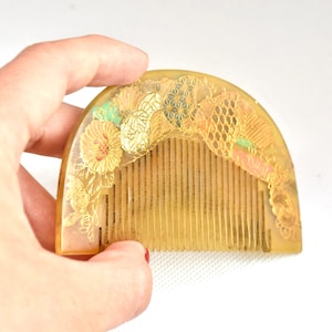 Vintage Japanese  Comb – Gold Floral Design – Elegant Decorative Hair Accessory or Collector&#39;s Display Piece – Unique Gift for Her