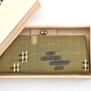 Japanische Vintage lange Brieftasche, Geldbörse, Ryukyu Kasuri Okinawa traditionelle gewebte Textilien, japanischer Stoff, senffarben, Geschenk für Sie
