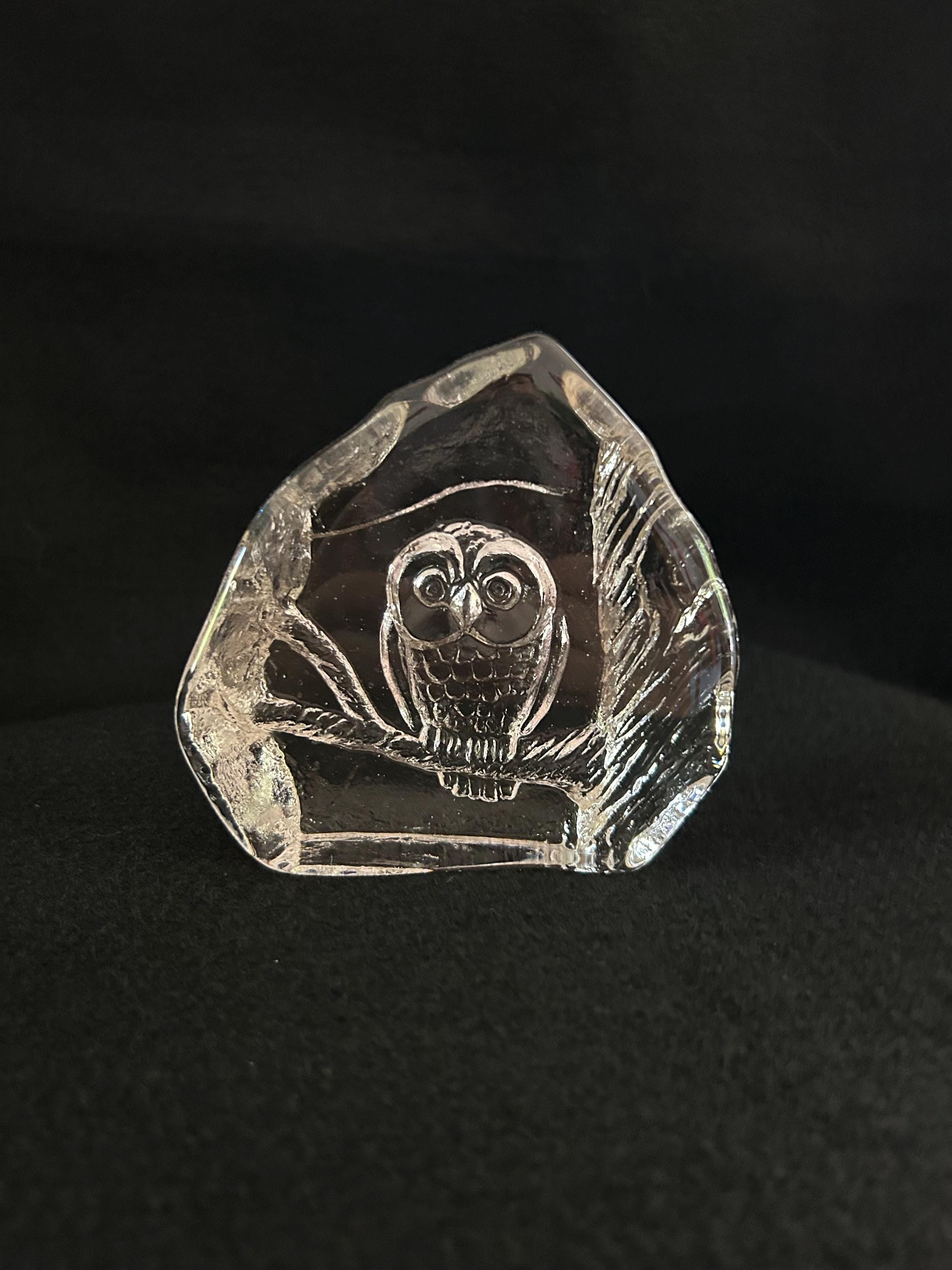 Vintage Kelonia Canadian Art Glass Owl Paperweight