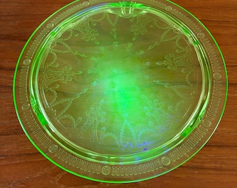 Vintage Anchor Hocking “Cameo” Pattern Green Uranium Glass Raised Cake Plate,1930’s,USA