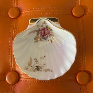 Vintage Ceramic Shell Shaped Jewellery Dish