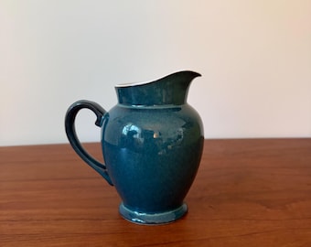 Vintage Denby of England Greenwich Forest Green stengodskanna, mjölk-/gräddkanna, 1970-talet, England - signerad