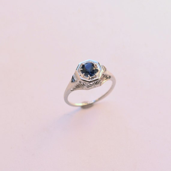 Sapphire ring, Antique White Gold Blue Sapphire r… - image 2