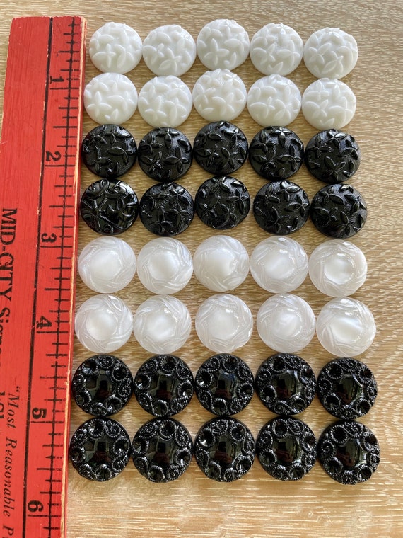 Vintage Black Glass Buttons with Flower Detail x 5 Vintage Black Glass Buttons with Flower Detail x 5