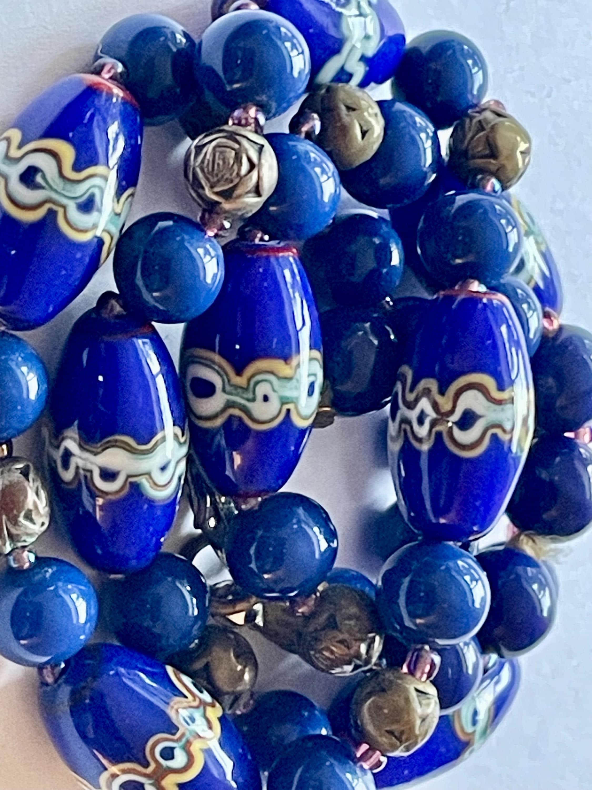 Collier Vintage Années 40/50 En Perles De Celluloid Sculptées - Longueur 51-55cm - Bon état
