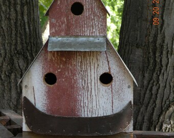 Silo/Barn Style Barnboard Birdhouse with Feeder.