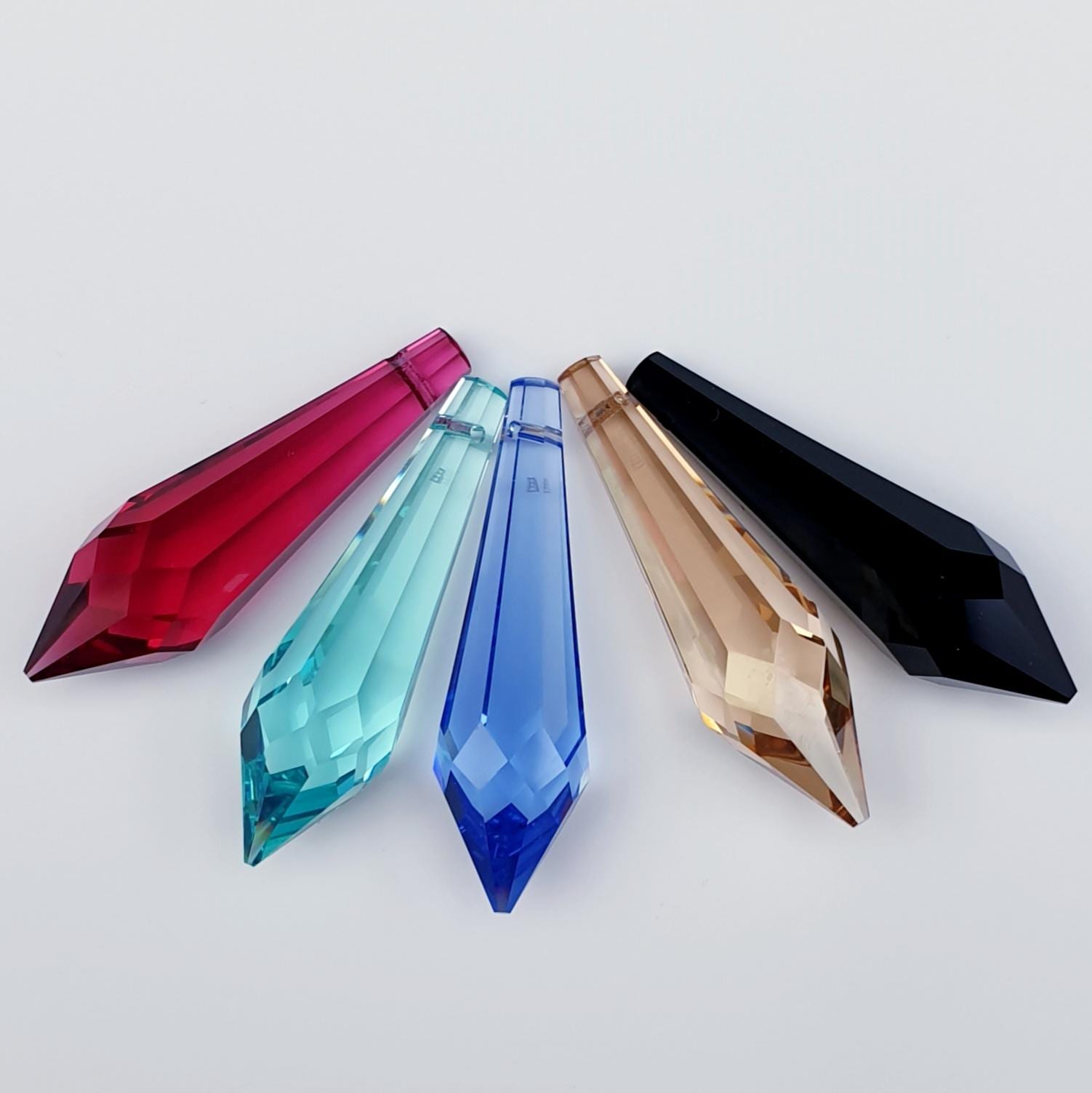 Vintage Swarovski Crystal Pendant 8611 Icicle 40 Mm Engraved Logo vintage-swarovski-crystal-pendant-8611-icicle-40-mm-engraved-logo
