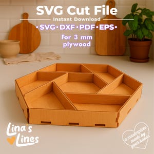 Puede incluir: Una bandeja de madera hexagonal de color marrón claro con múltiples compartimentos. La bandeja está hecha de madera contrachapada y está diseñada para corte por láser. El texto en la imagen dice "SVG Cut File" y "Instant Download". Es un proyecto de manualidades.