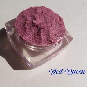 Red Queen Shimmer Mineral Eyeshadow: Vegan, Carmine Free