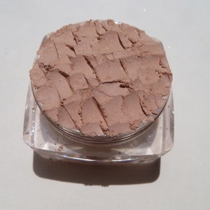 Soft Sheer Pale Brown Natural Mineral Bronzer, Vegan Loose Pigments Mineral Eye Shadow Sun Goddess Bronzers Pick Light or Dark image 3