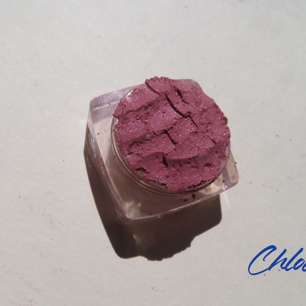 CHLOE - Dark Pink Shimmer Mineral Eyeshadow, Loose Powder Vegan Cruelty Free, Carmine-Free Pink Mineral Eye Shadow