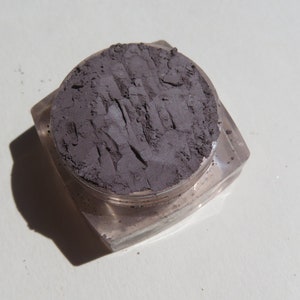 STORMY Mica-Free Matte Gray Brown Mineral Eyeshadow, Smokey Gray Loose Pigments, Cruelty-Free, Vegan Mineral Eye Shadow image 6