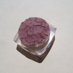 WALLFLOWER Dark Matte Muted Purple Mineral Eye Shadow, Vegan, Carmine Free Cruelty-Free, Loose Pigments, Mineral Eyeshadow image 2