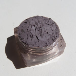 STORMY Mica-Free Matte Gray Brown Mineral Eyeshadow, Smokey Gray Loose Pigments, Cruelty-Free, Vegan Mineral Eye Shadow image 4