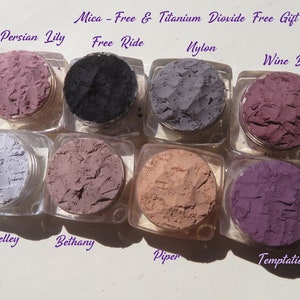Mica-Free and Titanium Dioxide Free Eyeshadow Gift Set: 8 Vegan Mineral Eye Shadows