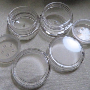 Empty 5 Gram Jars - three piece sets - 1 each lid/ROUND base/sifter, Loose Powder Mineral Eyeshadow, Jewelry Supplies, Crafts plastic jars
