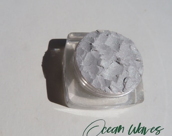 Ocean Waves Eyeshadow: Pale Green Shimmer, Vegan Mineral Makeup