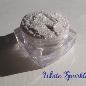 White shimmer highlighter deals
