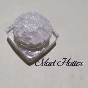Mad Hatter - Sombra Mineral Solta com Glitter Vegana: Glitter Verde-Azul Cintilante