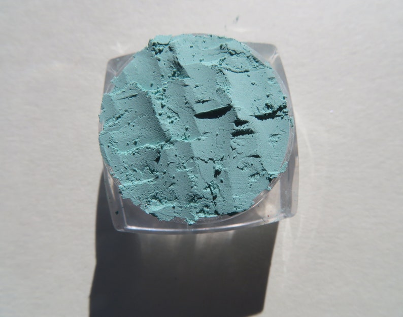 HAY DAYS  Pale Sea Foam Green Vegan Mineral Eyeshadow   image 5