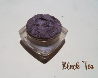 Black Tea - minerale oogschaduw: donkerpaarsblauwe glans, veganistisch