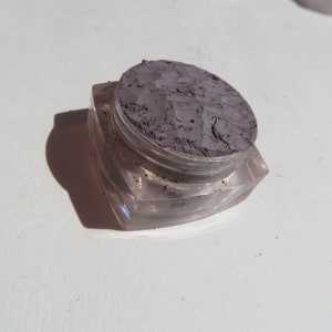 STORMY Mica-Free Matte Gray Brown Mineral Eyeshadow, Smokey Gray Loose Pigments, Cruelty-Free, Vegan Mineral Eye Shadow image 3