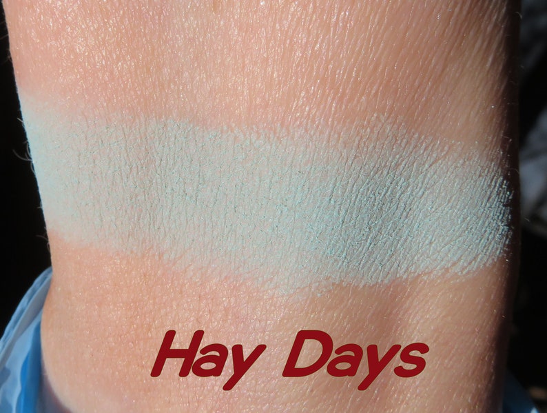 HAY DAYS  Pale Sea Foam Green Vegan Mineral Eyeshadow   image 6