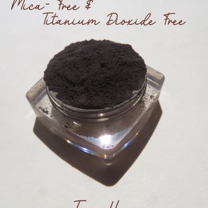 Tree Hugger - Mica-Free and Titanium Dioxide Free Mineral Eyeshadow: Dark Black Brown Vegan Pigment
