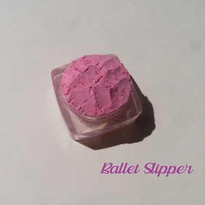 Ballet Slipper Shimmer Mineral Eyeshadow: Soft Pink Loose Pigment
