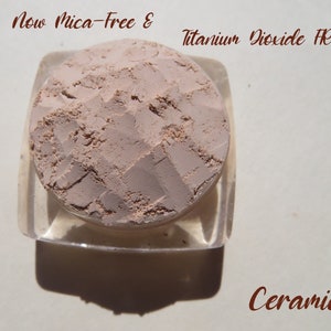 Ceramic Eyeshadow: Matte Pale Brown Mineral Loose Pigment, Mica & Titanium Dioxide Free