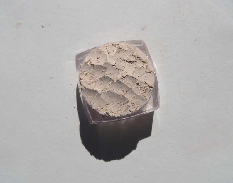 CREAMY VANILLA  Matte Pale Brown Vegan Mineral Eyeshadow  image 2