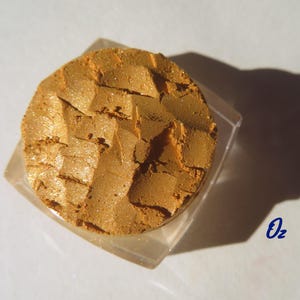 OZ -  Dark Yellow Gold Shimmer Loose Pigment Mineral Eyeshadow, Cruelty-Free, Vegan Mineral Eye Shadow