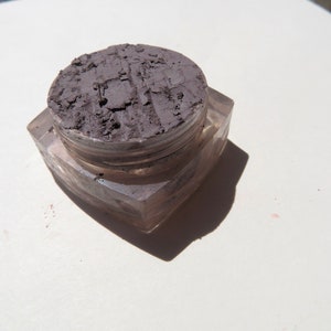 STORMY Mica-Free Matte Gray Brown Mineral Eyeshadow, Smokey Gray Loose Pigments, Cruelty-Free, Vegan Mineral Eye Shadow image 2