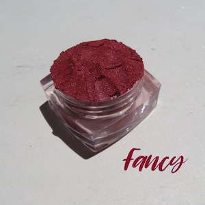 Red Matte Mineral Eyeshadow: Vegan Loose Powder, Carmine-Free