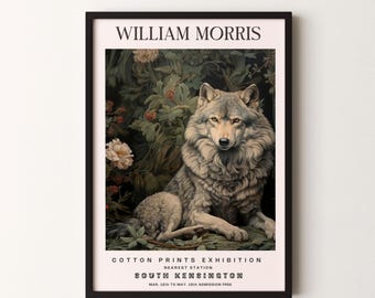 Pode incluir: Um cartaz vintage anunciando uma exposição de impressões de algodão de William Morris no museu de South Kensington em Londres. O cartaz apresenta um lobo sentado em uma floresta verde exuberante com flores e bagas. O texto no cartaz diz "William Morris Cotton Prints Exhibition", "Nearest Station South Kensington", e "Mar. 12th to May, 101% Admission Free".