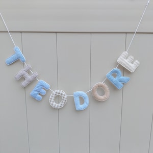 Banner de tela personalizado con nombre, decoración infantil, accesorio fotográfico Blue tan mix