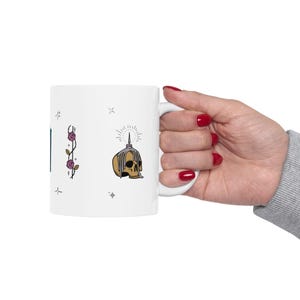 Caneca Mystical Book Lovers - Xícara de café de cerâmica com caveira para vibrações de bruxa