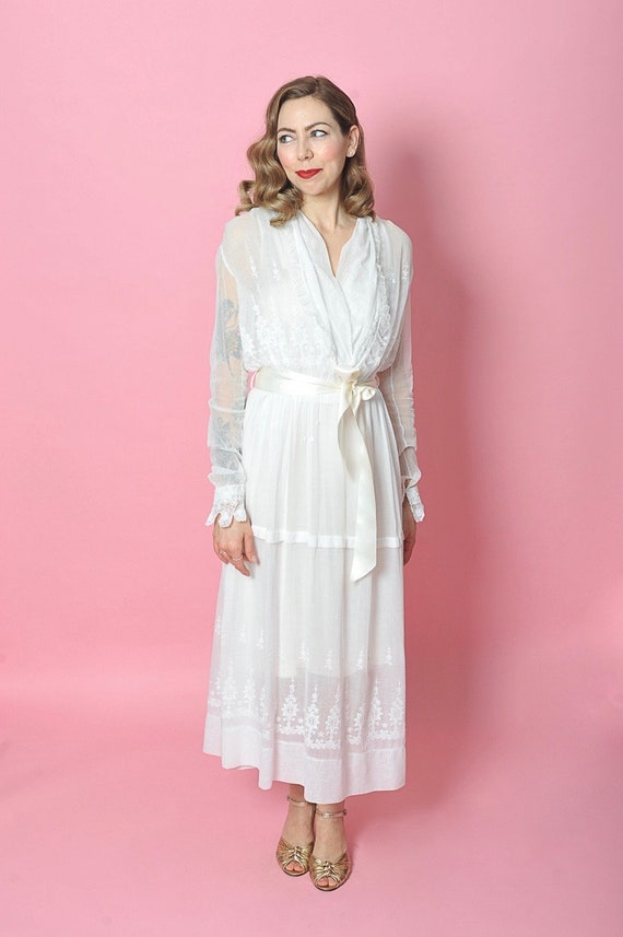 1910's White Cotton Voile Embroidered Day Dress S… - image 2