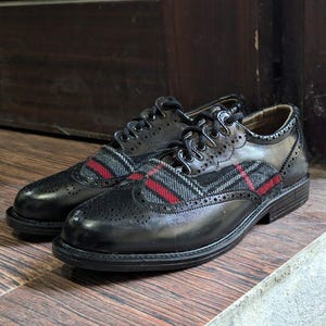 Schwarze Leder Ghillie Brogues Kilt Schuhe mit benutzerdefinierten Kilts Tartan Schuhen - Made to Order