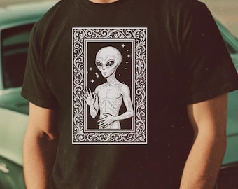 Camiseta unisex con gráfico retro de extraterrestre, retrato clásico de extraterrestre, abducción espacial, Expediente X, estética paranormal, OVNI, gótico, medieval, metal.