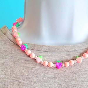 kawaii strawberry choker necklace.Pink beaded necklace,Handmade with silver-tone steel.Harajuku,gift.fairy-kai.sweet lolita,pastel.Y2K.