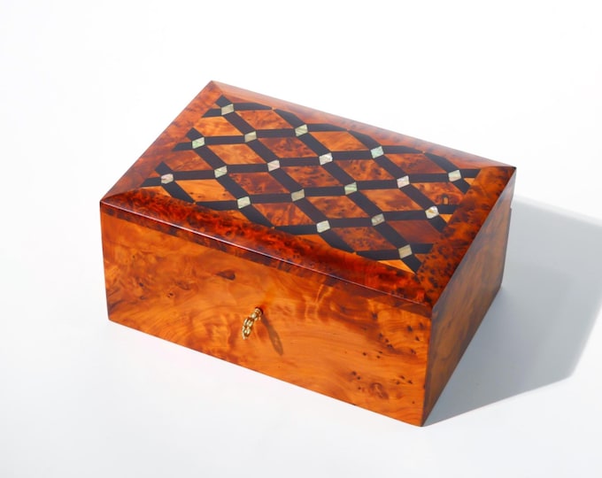 Hand Carved Wooden Multipurpose Keepsake Jewelry Decorative Art Box Storage Organizer (Large wood Box With lock,Antique)