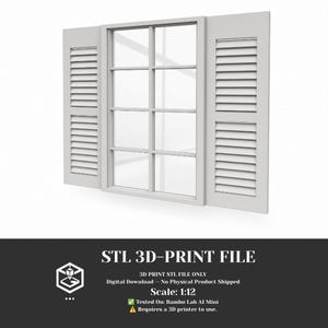 Puede incluir: Un marco de ventana gris claro imprimible en 3D con dos contraventanas de lamas adjuntas. La ventana presenta una cuadrícula de ocho paneles. El texto indica: STL 3D-PRINT FILE, 3D PRINT STL FILE ONLY, Digital Download, Escala: 1:12.