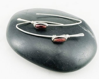 Hammered Sterling Silver and Garnet Threader Earrings, minimalist earrings, delicate earrings, January birthstone, open hoops