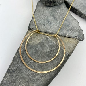Crescent Moon Gold Hoop Necklace, Open Circle Pendant, Moon Necklace, Dainty Hammered Necklace, Arch Necklace, Gold Boho Necklace