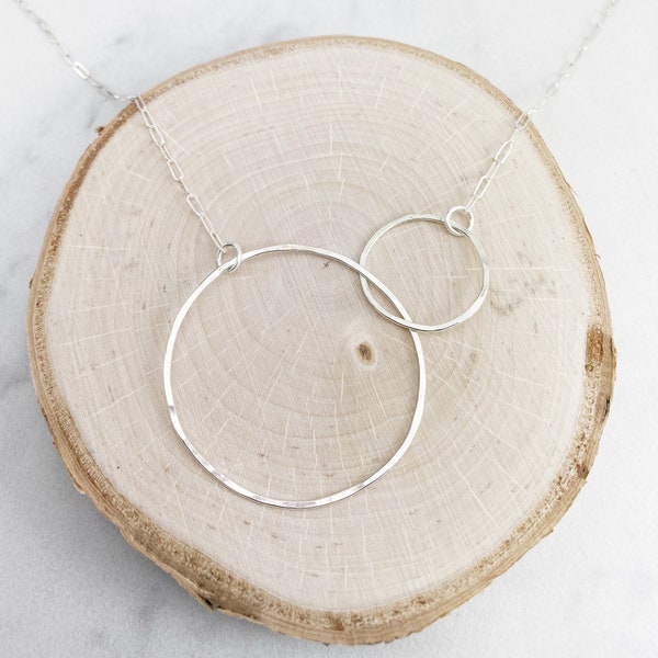 Sterling Silver Circle Necklace, eternity necklace, interlocking circle necklace, silver hammered necklace, Karma pendant