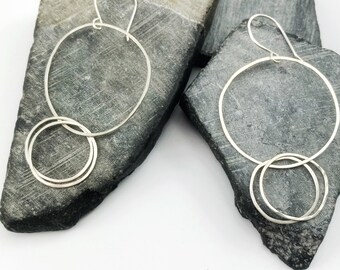 Sterling Silver Double Bubble Interlocking Circle Earrings, Hoops Earrings, Silver Hoop Earrings, Hammered Silver Jewelry