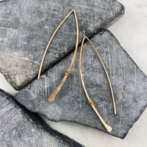 Hammered Gold Threader Earrings, minimalist earrings, delicate earrings, open hoops, dainty gold earrings, stick earrings, chevron earrings