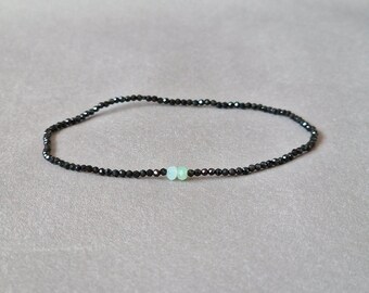 Bracelet spinelle noir avec jade, fines perles