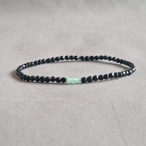 Elegant armband med svart onyx och jade, energihelande ädelstenar